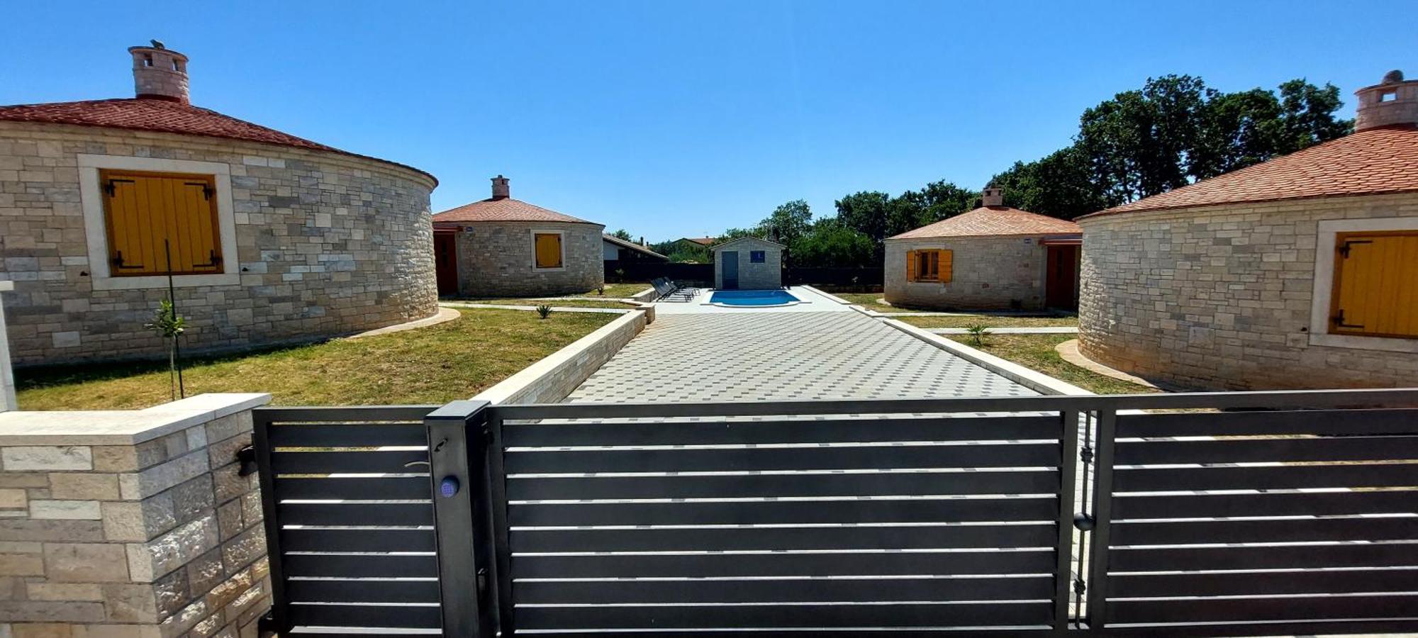 Apartmani Belavic - Kazuni Peruski ภายนอก รูปภาพ